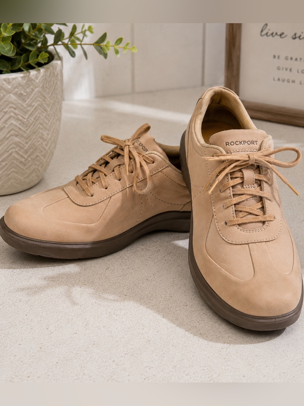 Rockport World Tour Oxford Leather Walking Shoes Tan